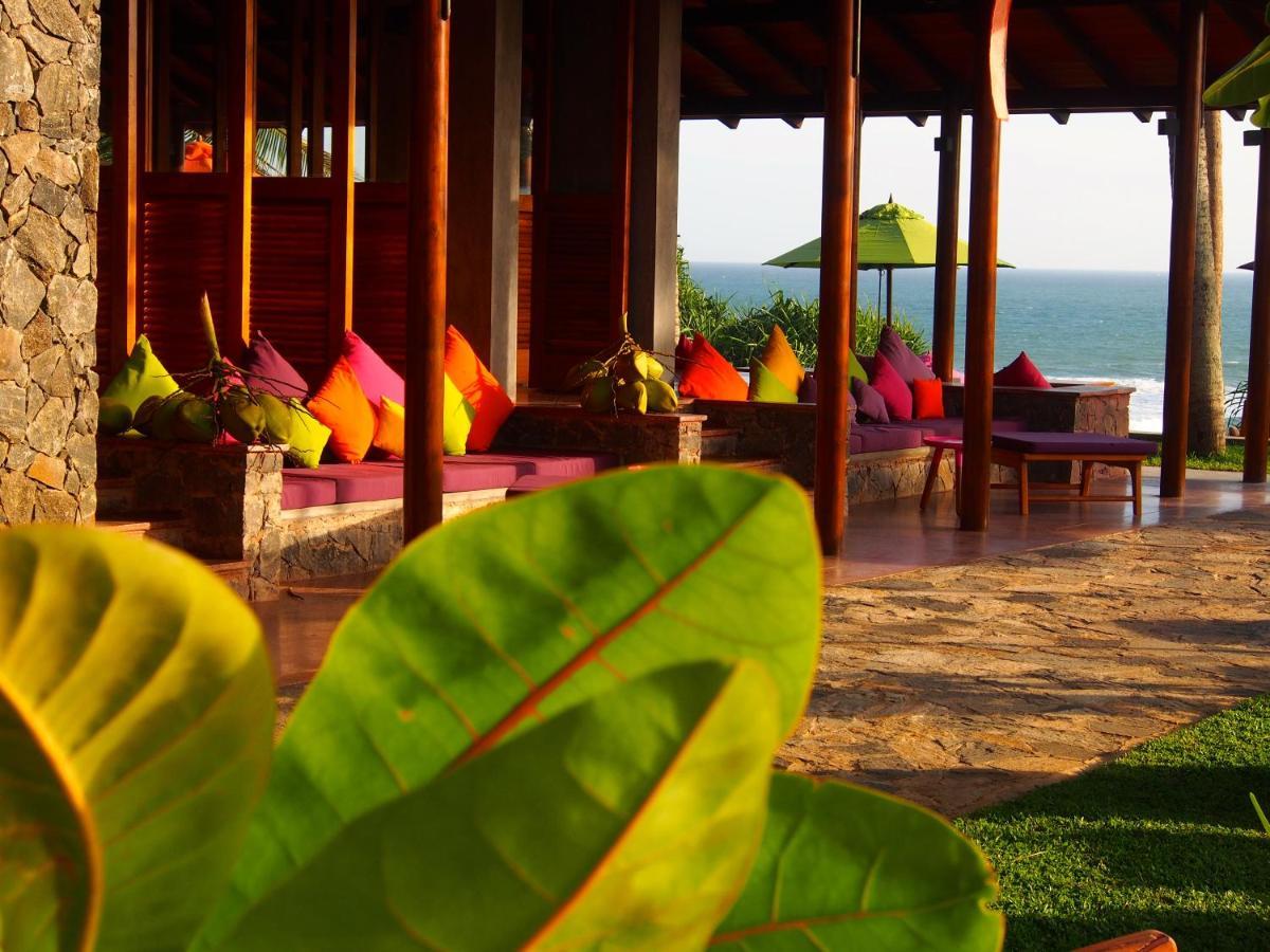 Utmt - Underneath The Mango Tree Spa & Beach Resort Диквела Екстериор снимка