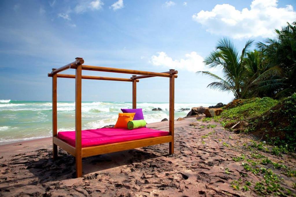 Utmt - Underneath The Mango Tree Spa & Beach Resort Диквела Екстериор снимка