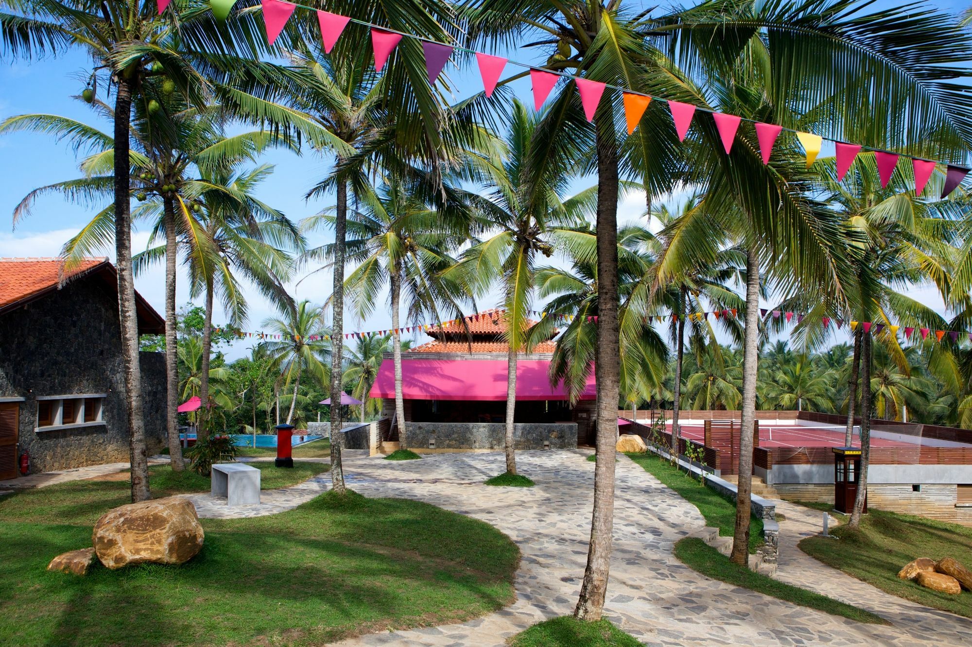 Utmt - Underneath The Mango Tree Spa & Beach Resort Диквела Екстериор снимка
